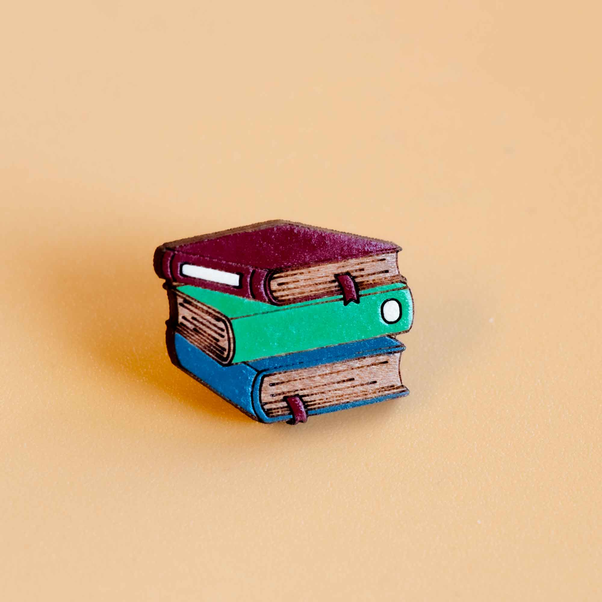 Insignia de pin de libros apilados pintada a mano - PT45281