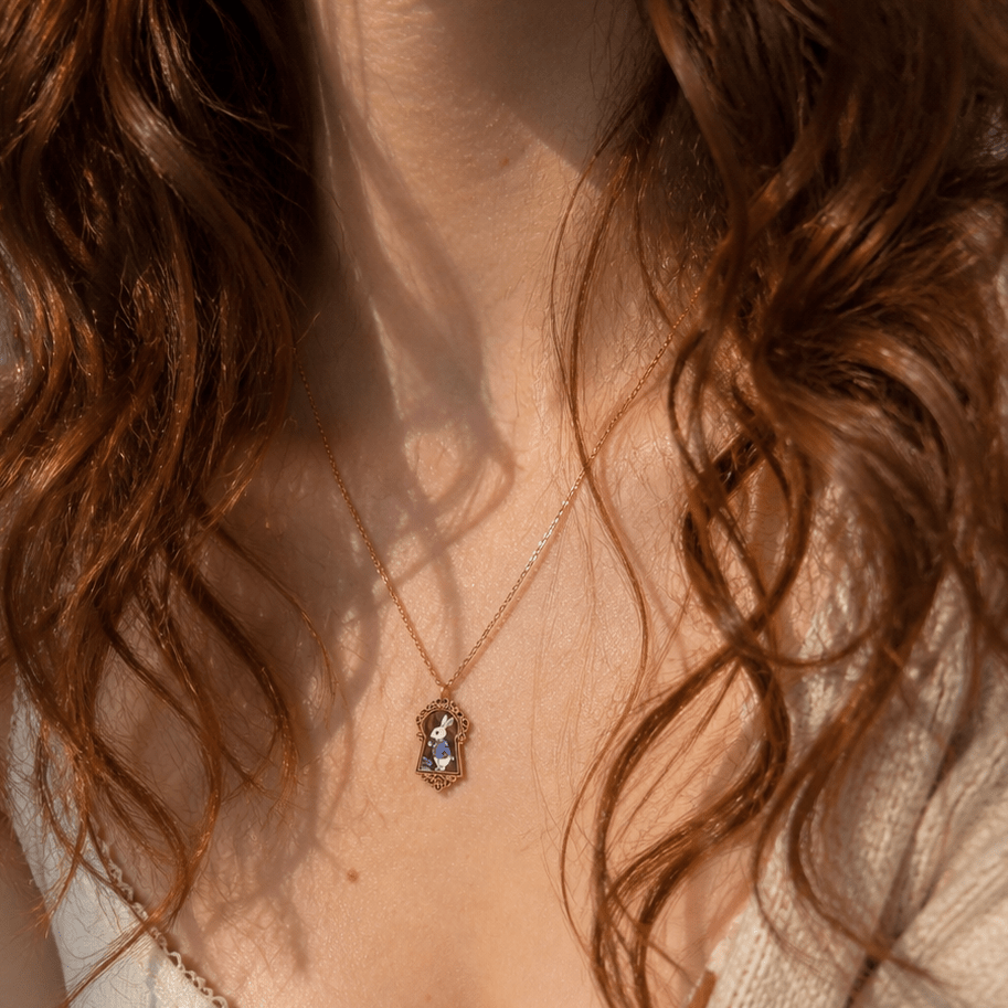 Alice in Wonderland Through the Keyhole Rabbit Pendant Necklace - Robin Valley Official Store