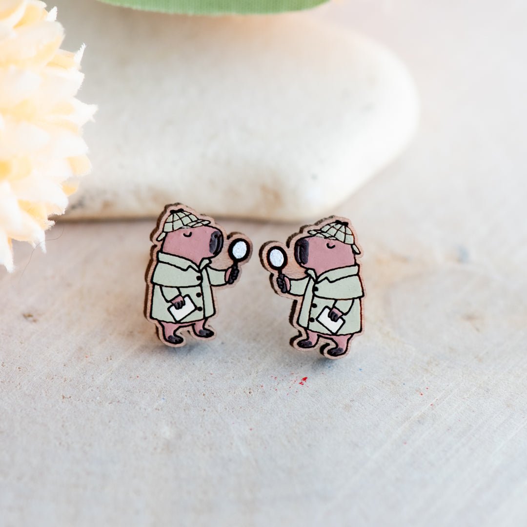 Cara - Detective Capybara Stud Earrings - Robin Valley Official Store