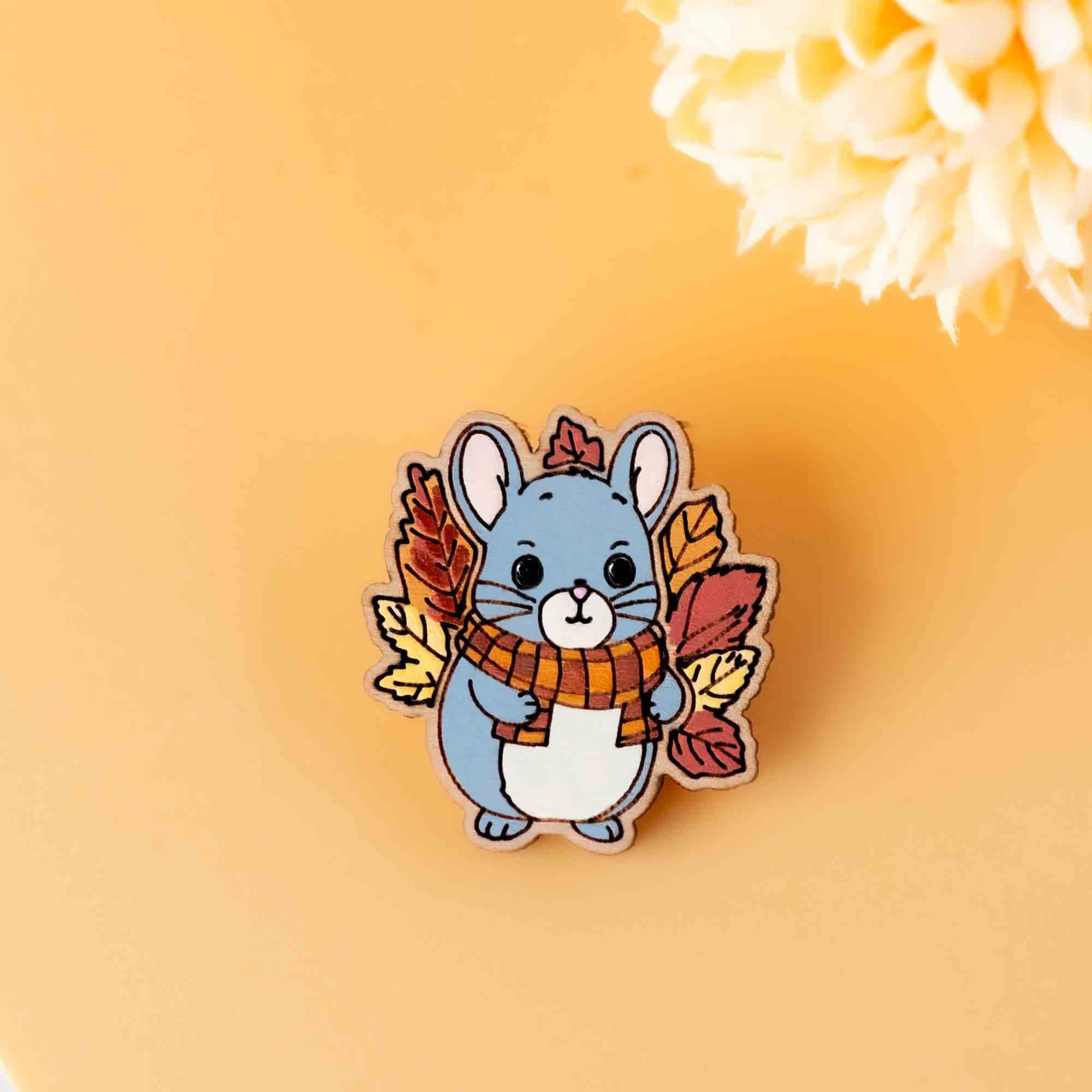 Hand - painted Chinchilla with Leaves Wooden Pin Badge - PL40329 - Robin Valley Official Store