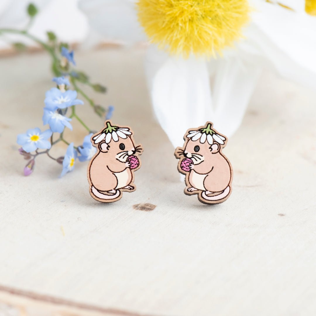 Dormouse With Daisy Hat Stud Earrings - Robin Valley Official Store