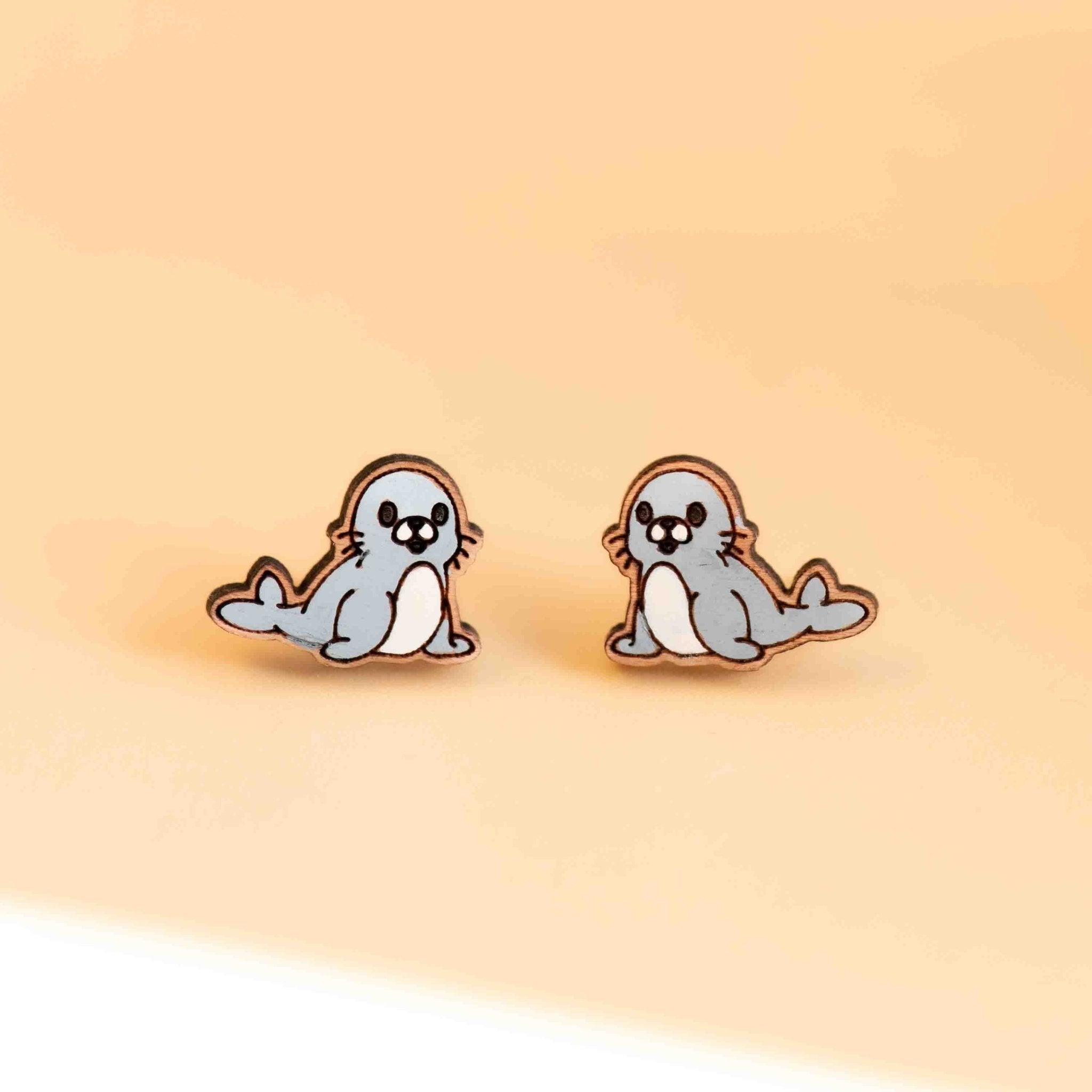 Grey Seal Stud Earrings - Robin Valley Official Store