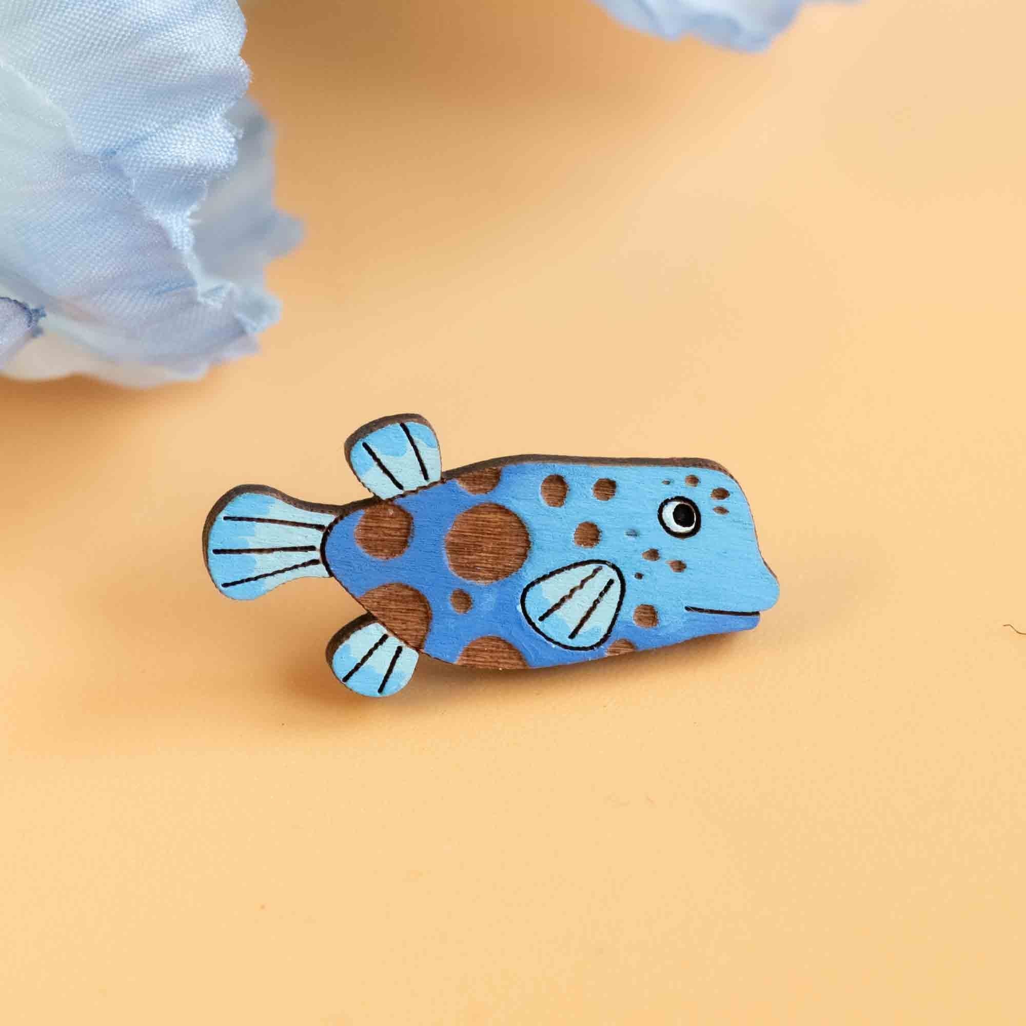 Hand - painted Blue Spotted Boxfish Wooden Pin Badge - PS43121 - Robin Valley Official Store