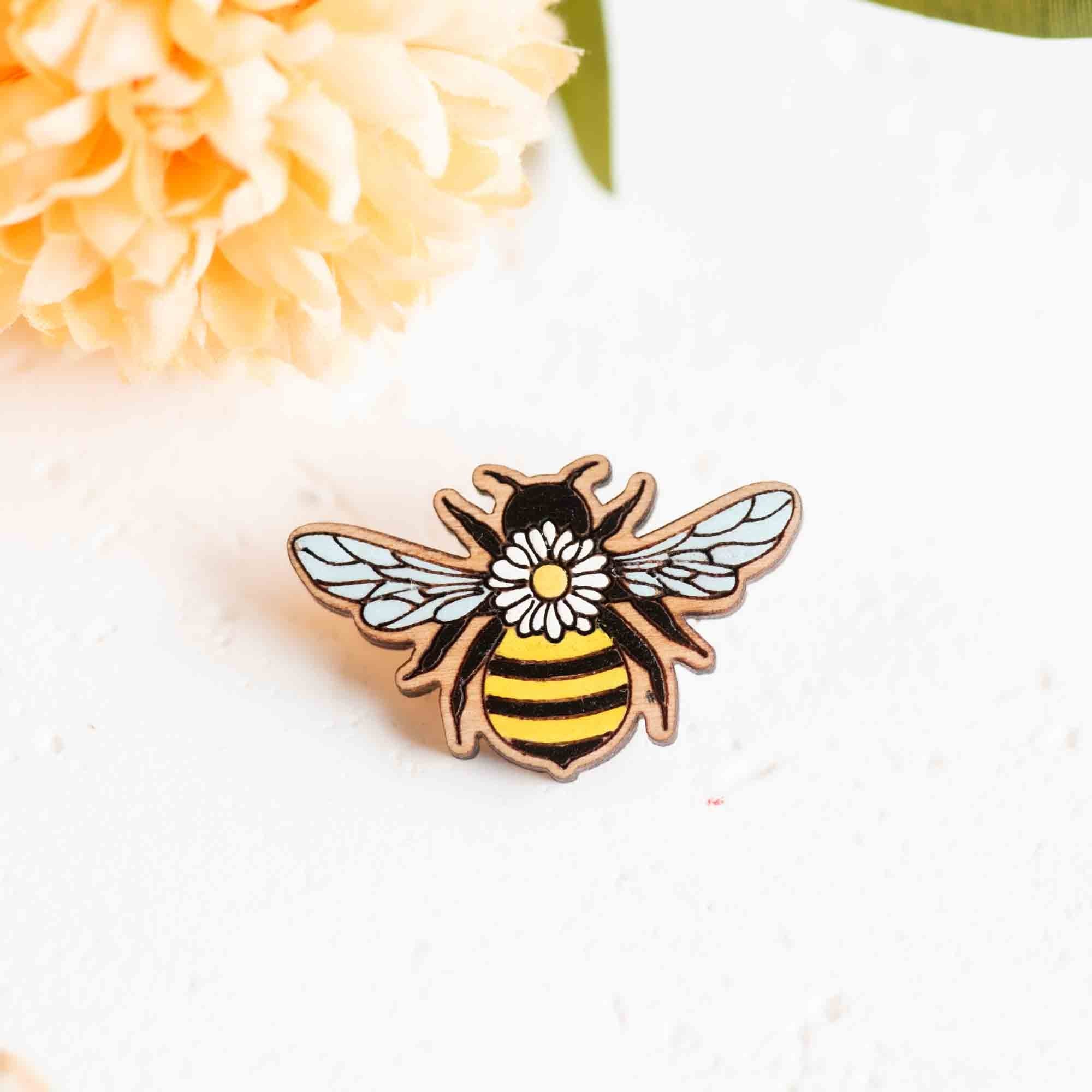 Hand - painted Bumble Bee with Flower Wooden Pin Badge - PO44120 - Robin Valley Official Store