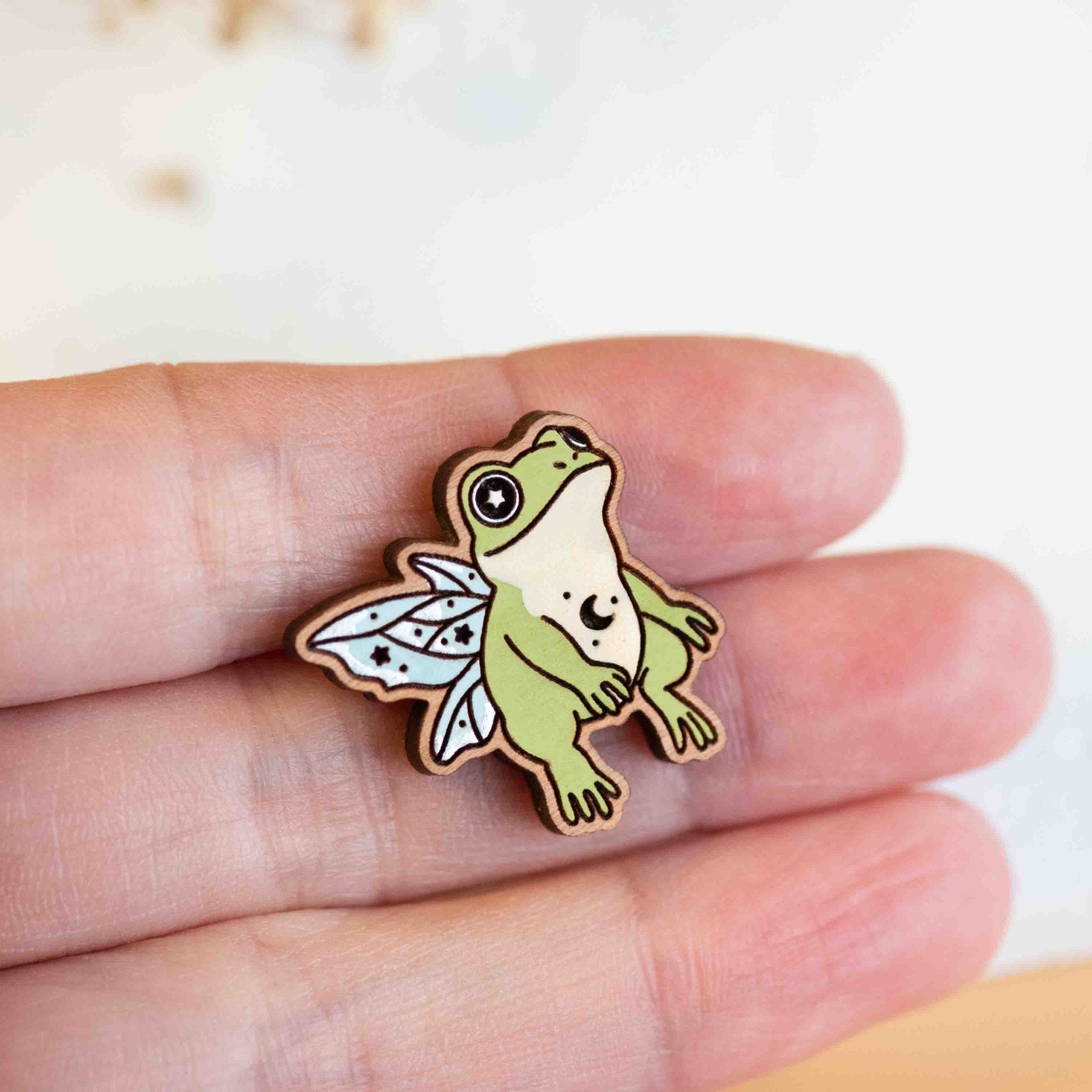 Hand - painted Fairy Frog Cherry Wood Pin Badge - PL10253 - Robin Valley Official Store