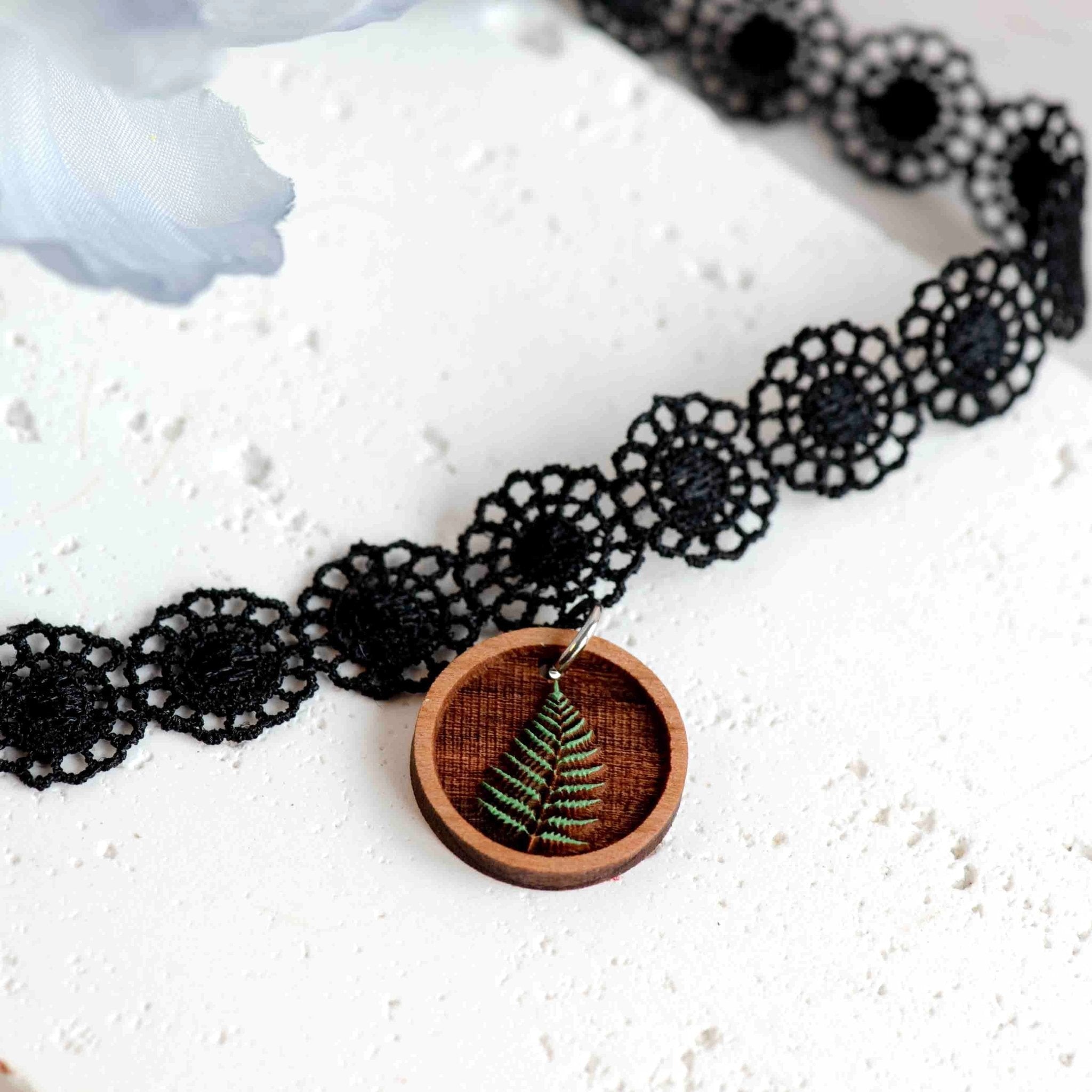 Hand Painted Fern Wooden Choker - CHO84242 - Robin Valley Official Store