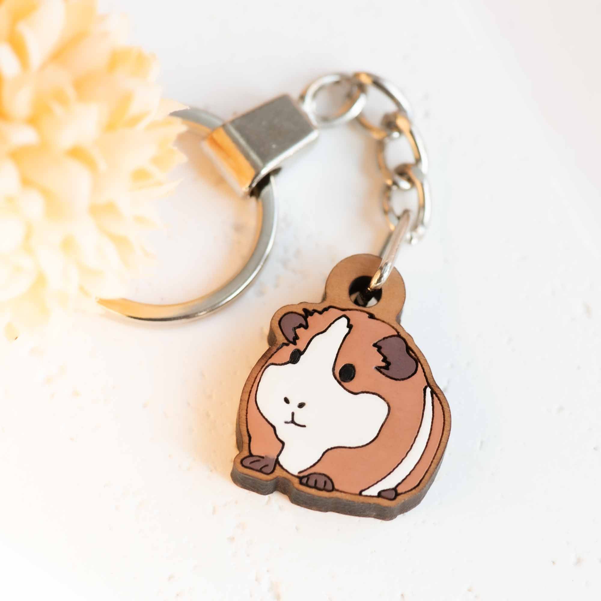 Hand - painted Guinea Pig Wooden Keyring - PKL20166 - Robin Valley Official Store