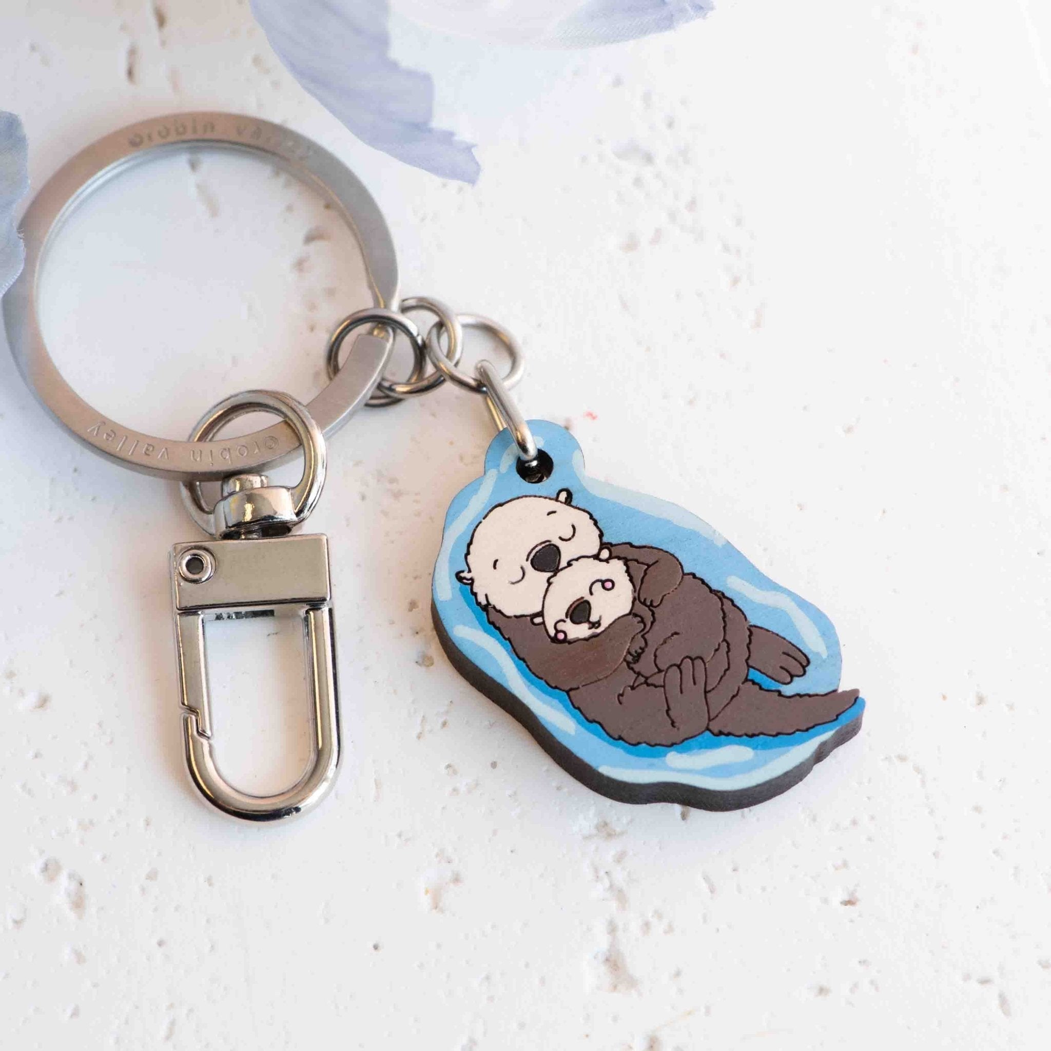Hand - painted Otter Mum and Baby Wooden Keyring - KS23131 - Robin Valley Official Store