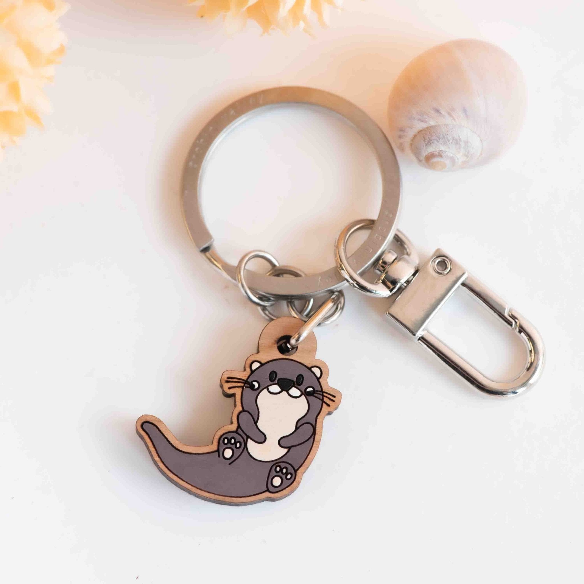 Hand - painted Otter Wooden Keyring - KS13066 - Robin Valley Official Store