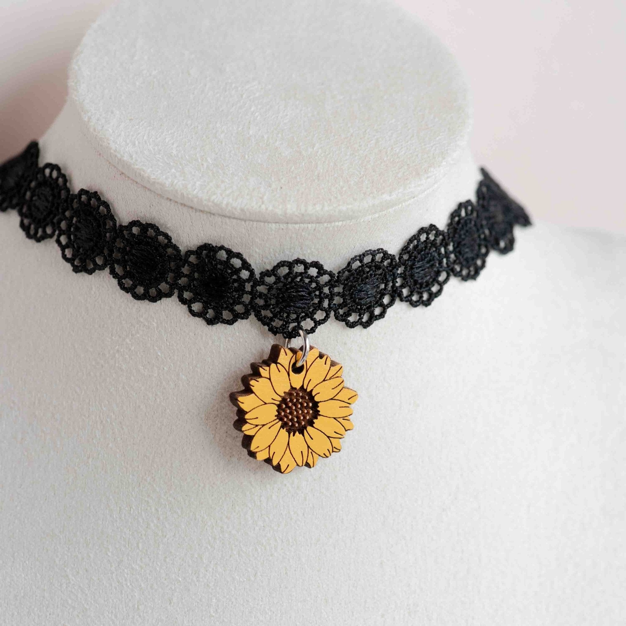 Hand Painted Sunflower Wooden Choker - CHO84082 - Robin Valley Official Store