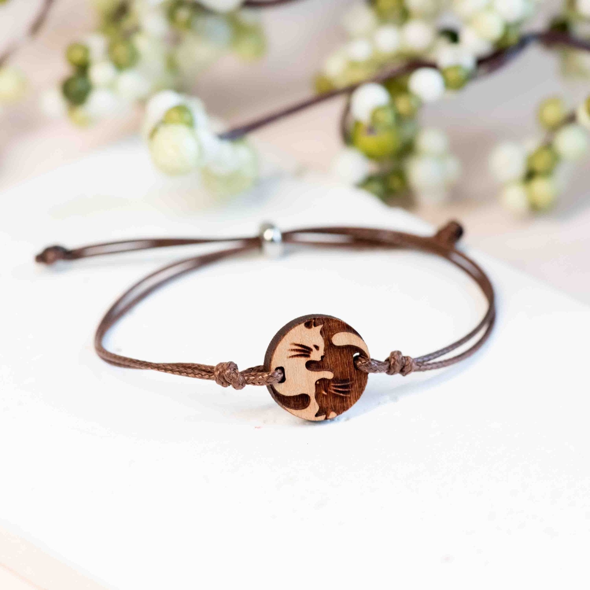 Handmade Yin Yang Cat Wooden Bracelet - BRL90020 - Robin Valley Official Store