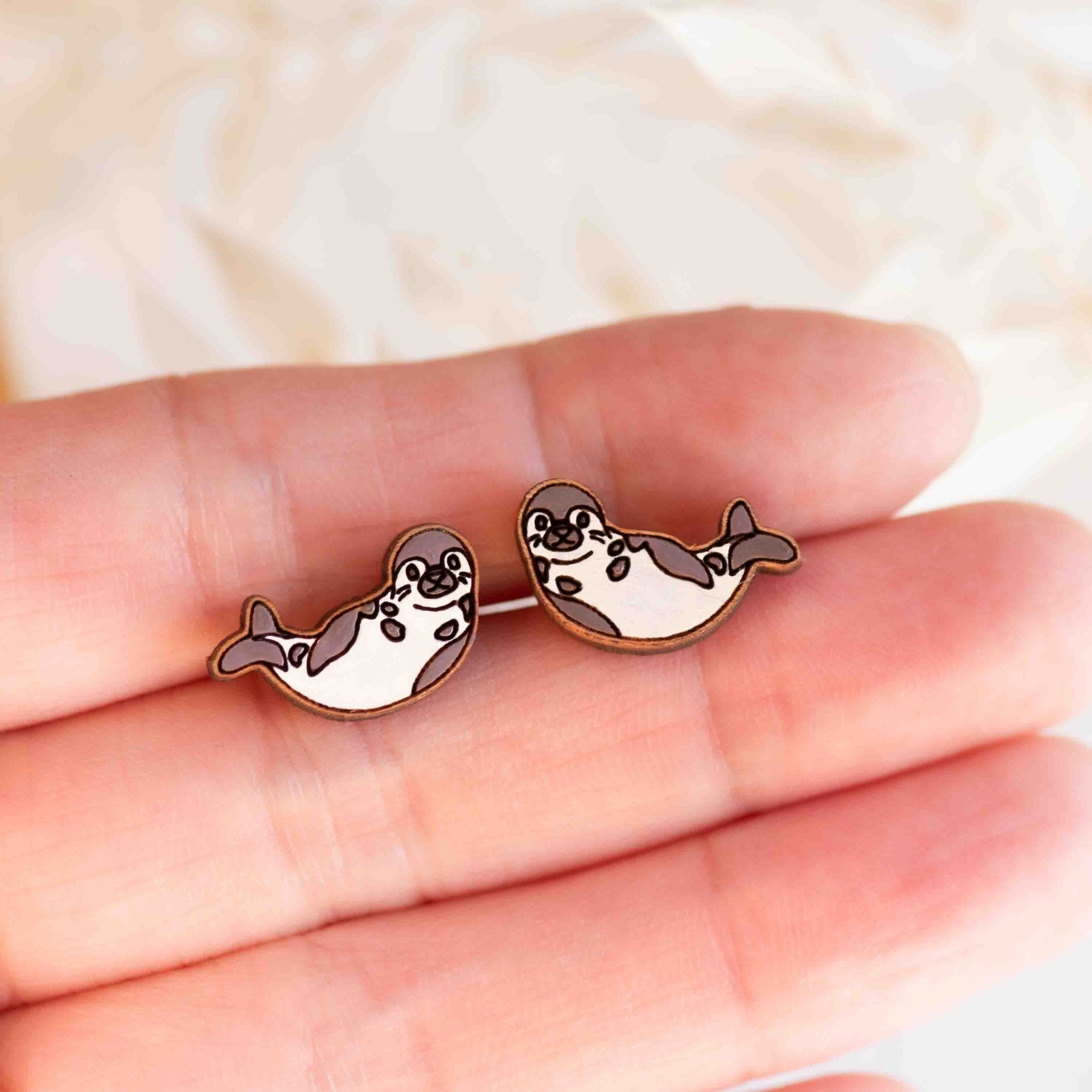 Lying Seal Stud Earrings - Robin Valley Official Store