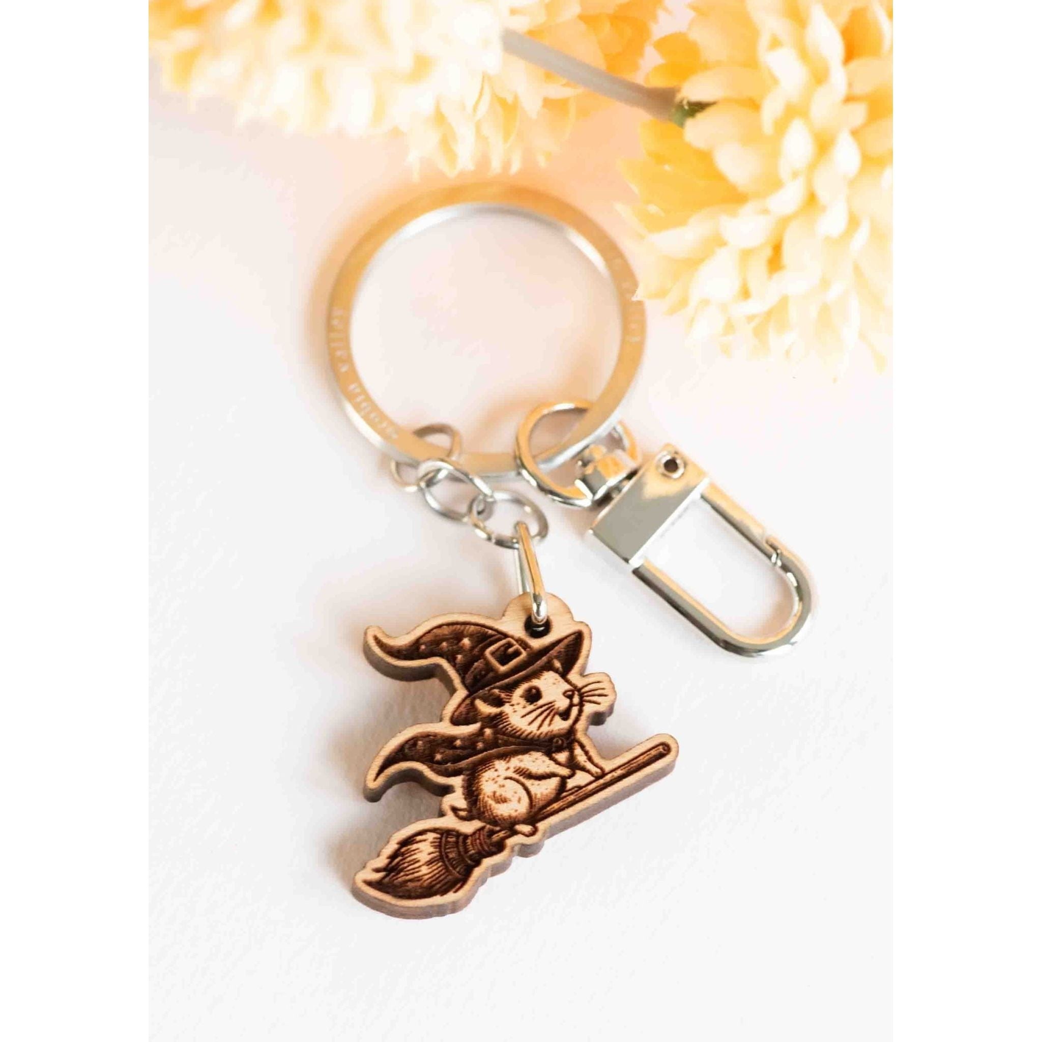 Mouse Witch Wooden Keyring - KL20384 - Robin Valley Official Store