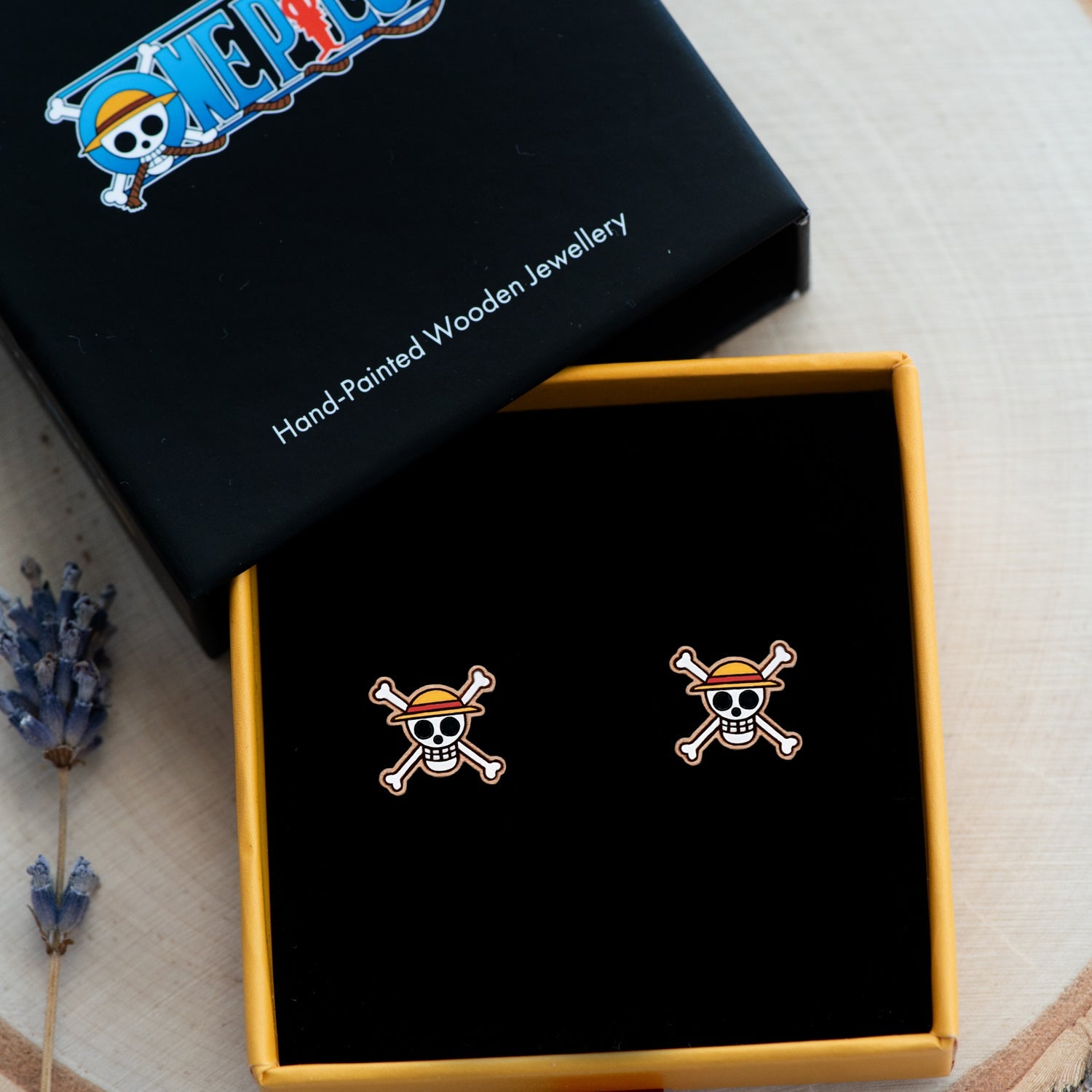 Officially Licensed One Piece Straw Hats' Jolly Roger Stud Earrings – Wave 1: Fish-Man Island - Robin Valley Official Store