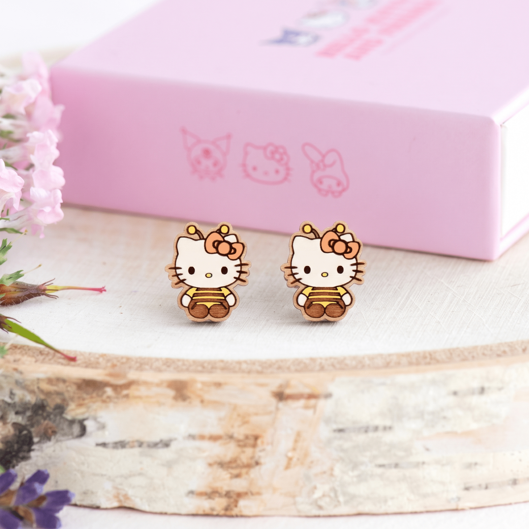 Officially Licensed Sitting Hello Kitty Bee Stud Earrings - Robin Valley Official Store