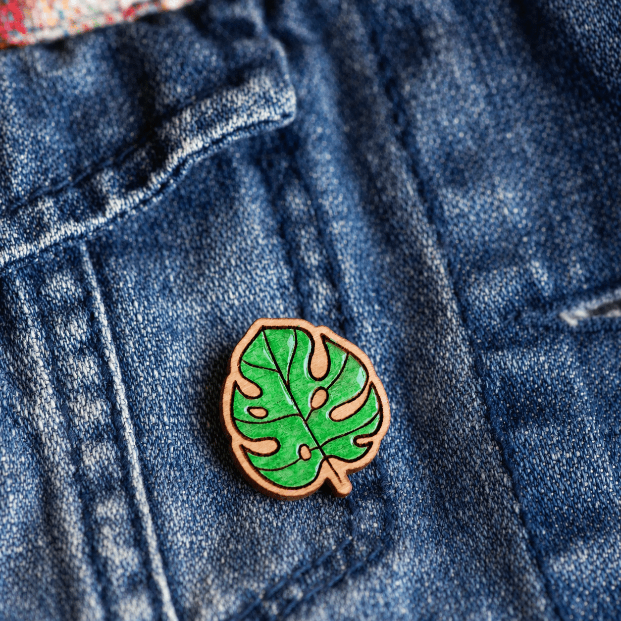 Swiss Cheese Plant Monstera Wooden Pin Badge - Robin Valley Official Store