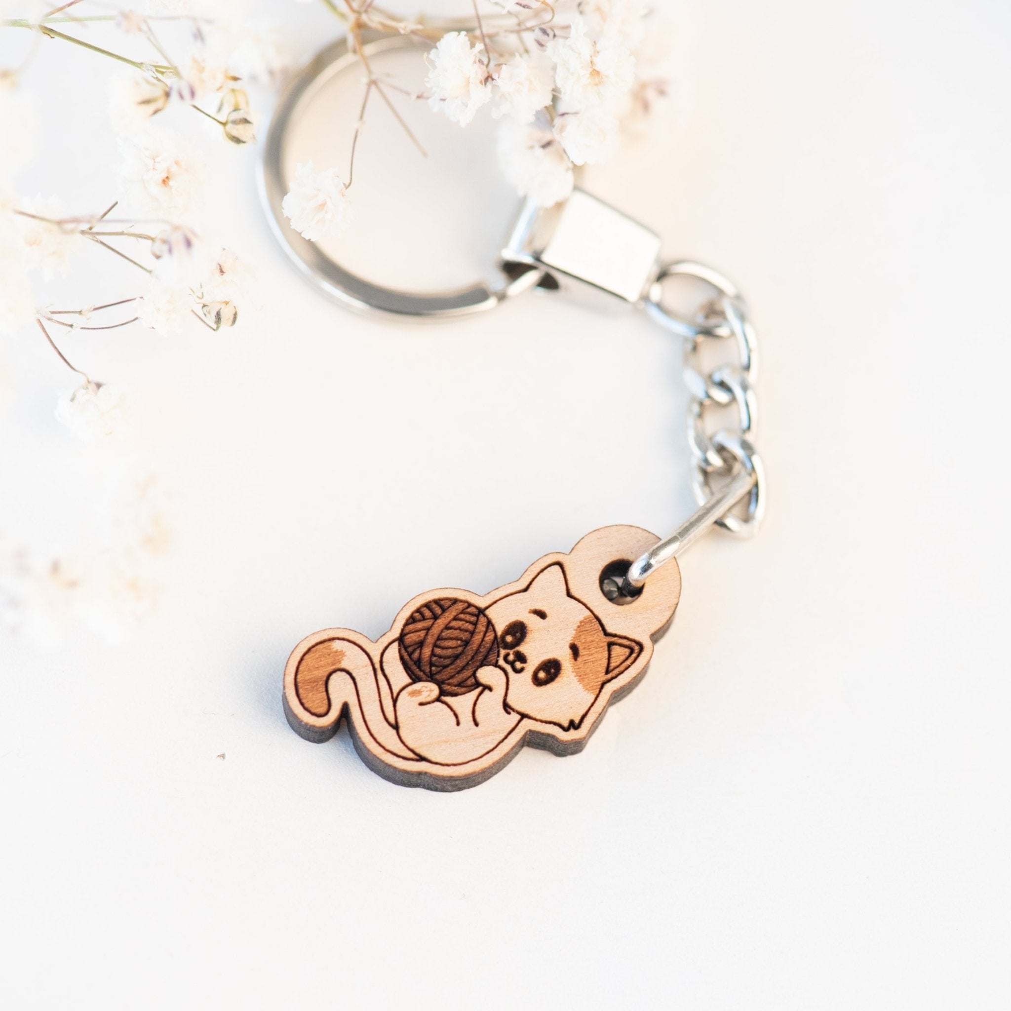Cat Playing With Yarn Cherry Wood Keyring - KL20042 - Robin Valley Official Store