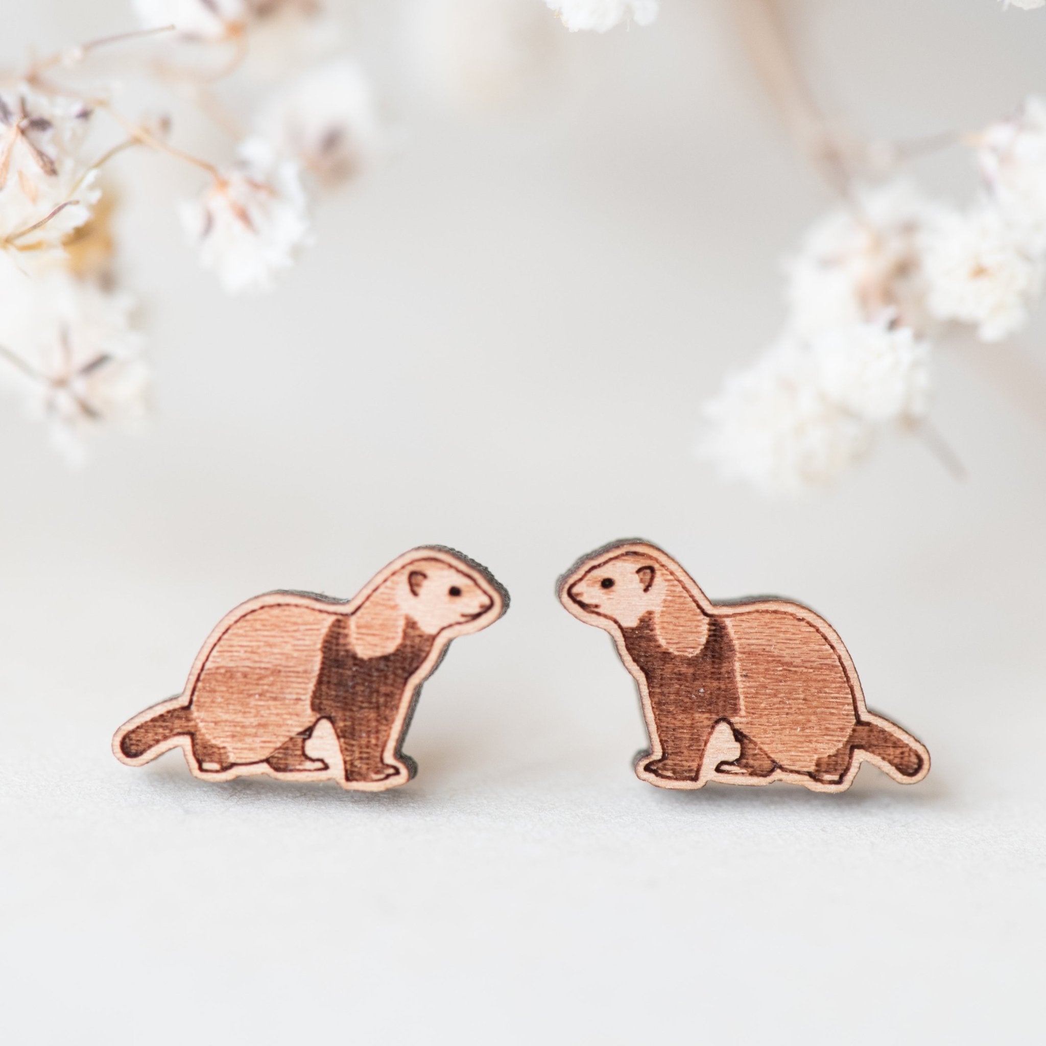 Ferret 1 Cherry Wood Stud Earrings - EL10063 - Robin Valley Official Store