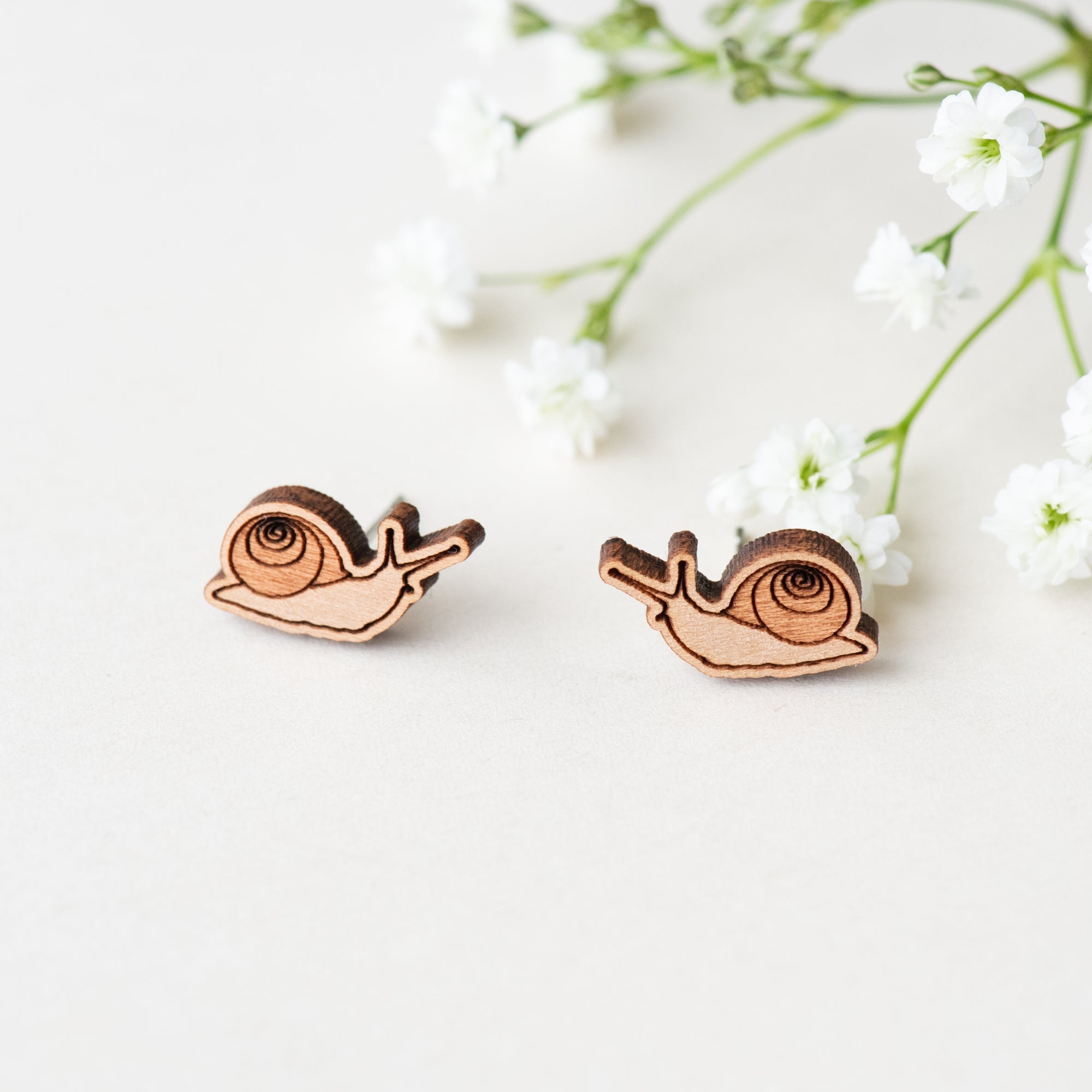 Garden Snail Cherry Wood Stud Earrings - EO14013 - Robin Valley Official Store