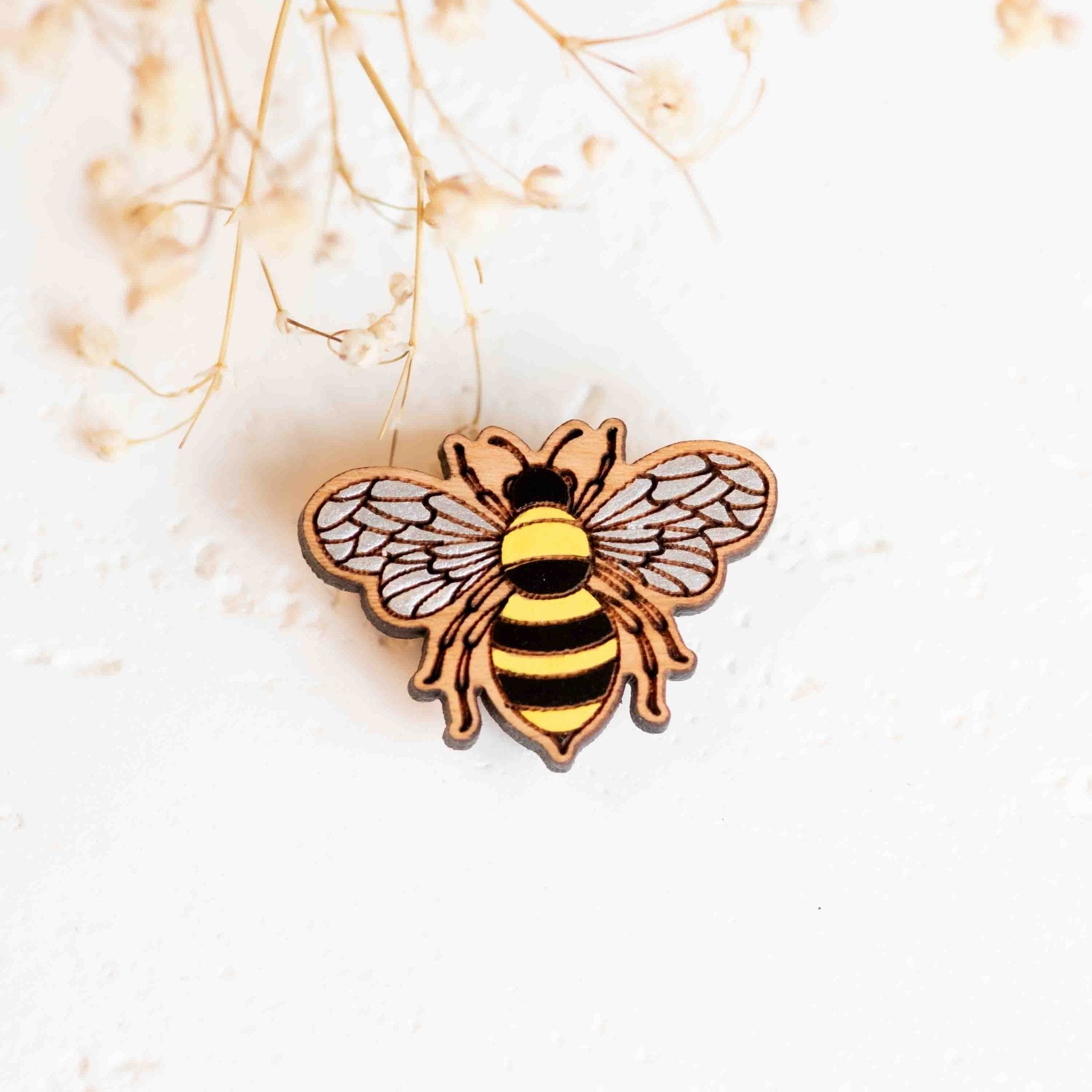 Hand - painted Bee Wooden Pin Badge - PO44059 - Robin Valley Official Store
