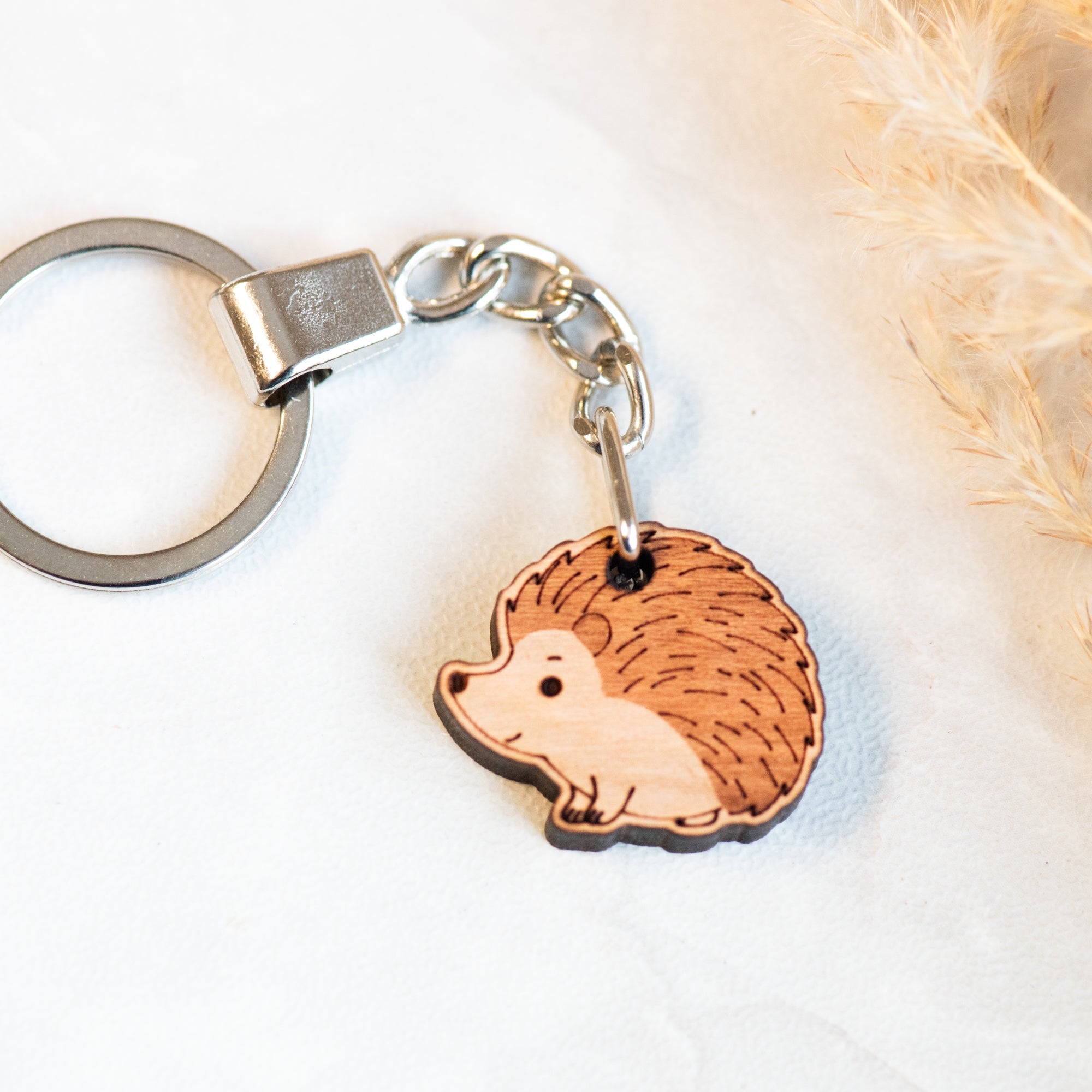 Hand - painted Sitting Hedgehog Wooden Keyring - KL20052 - Robin Valley Official Store