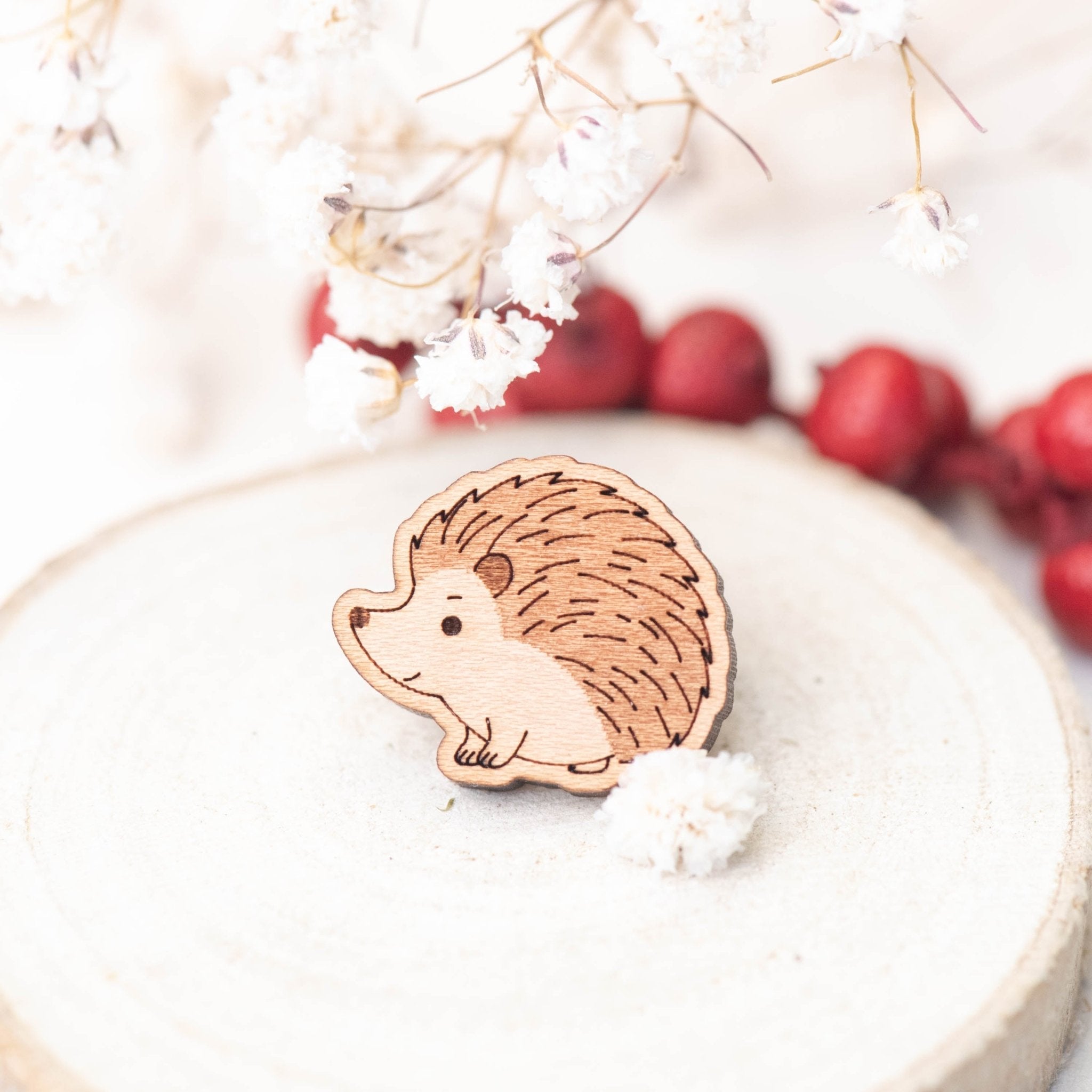 Sitting Hedgehog Cherry Wood Pin Badge - PL20052 - Robin Valley Official Store